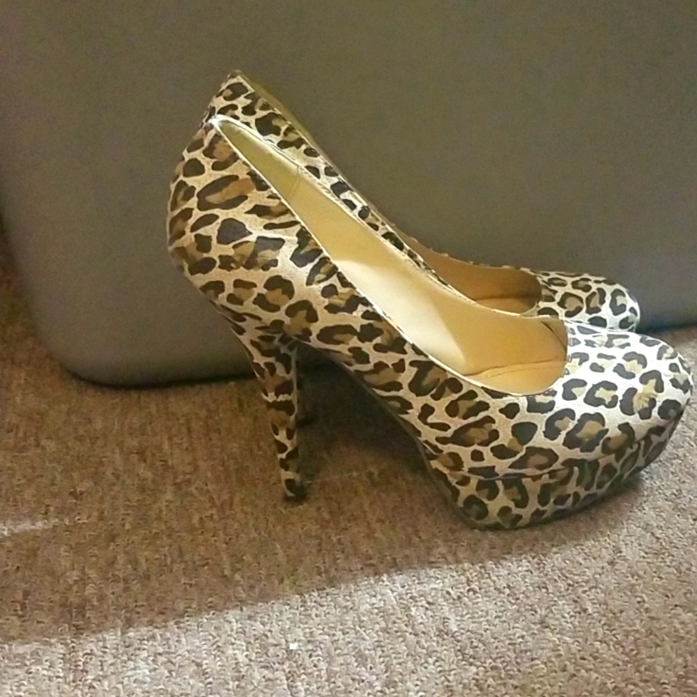 Leopard Platform Heels - Picture 3 of 9